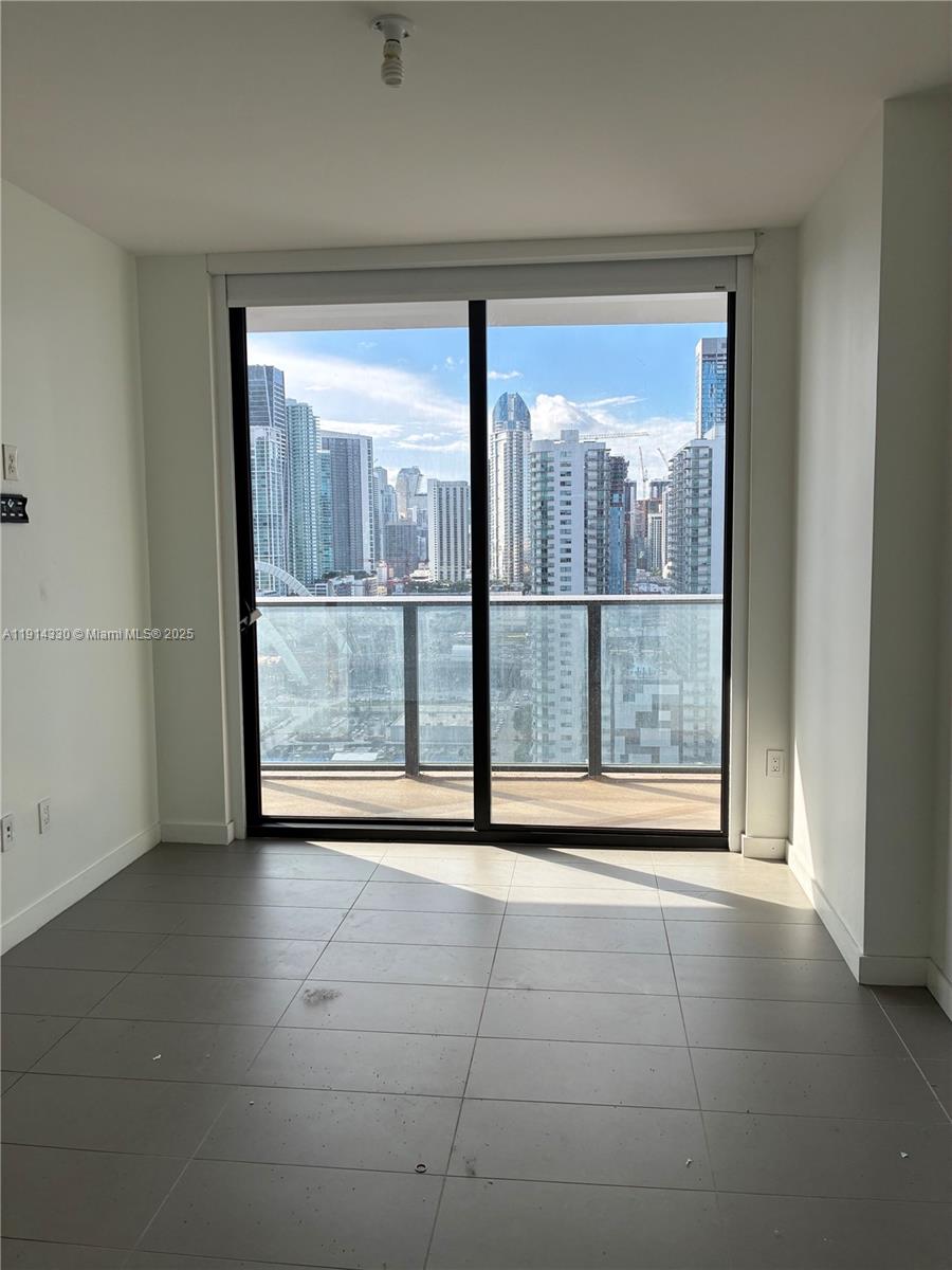 CANVAS CONDO - Residential