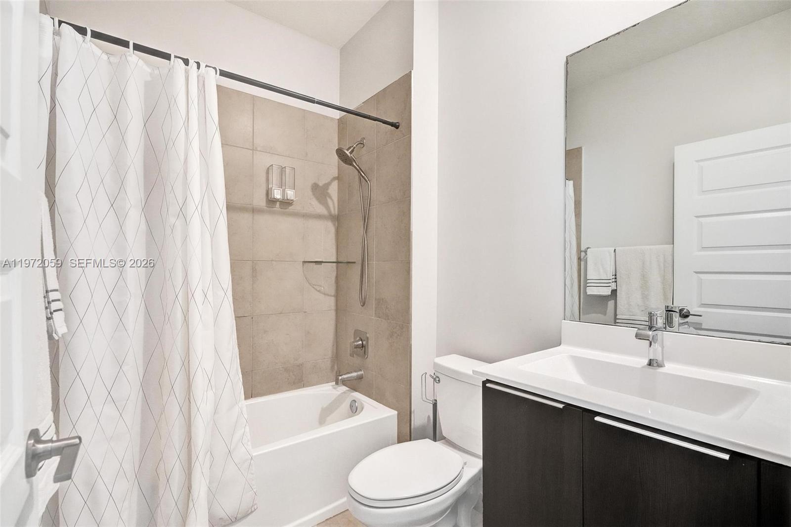 DOWNTOWN DORAL SOUTH PHAS - Residential