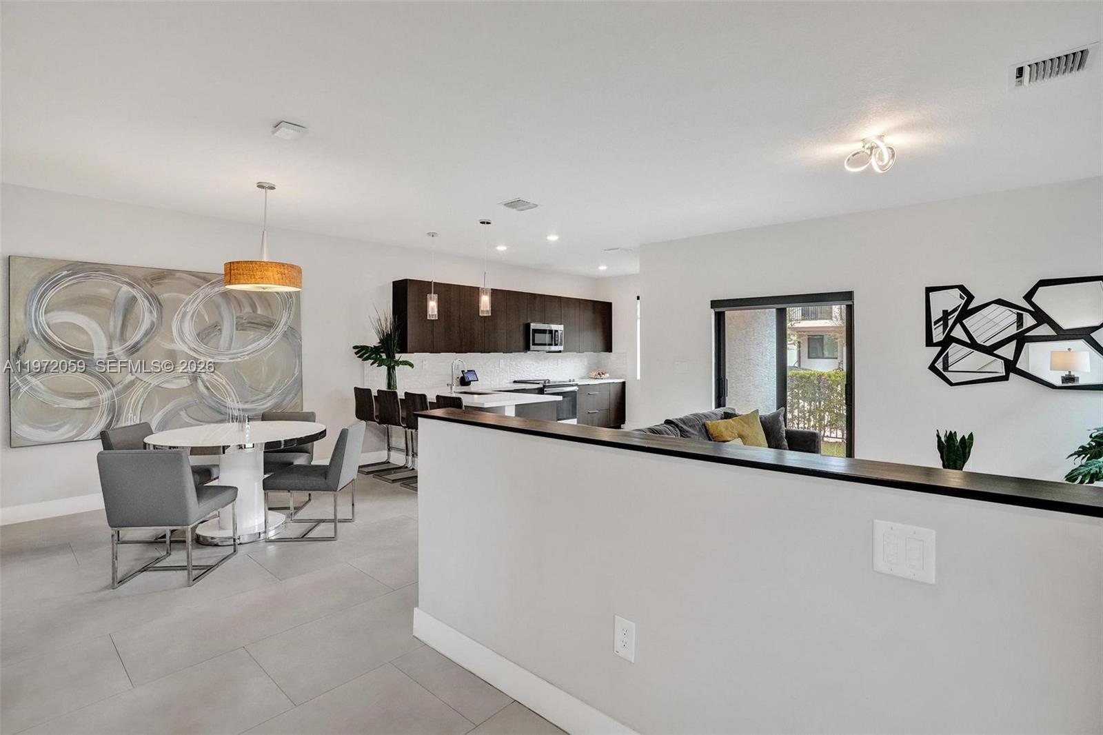 DOWNTOWN DORAL SOUTH PHAS - Residential