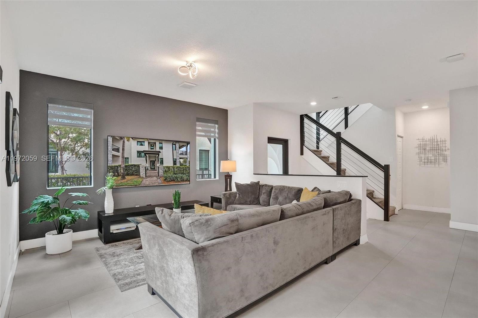 DOWNTOWN DORAL SOUTH PHAS - Residential