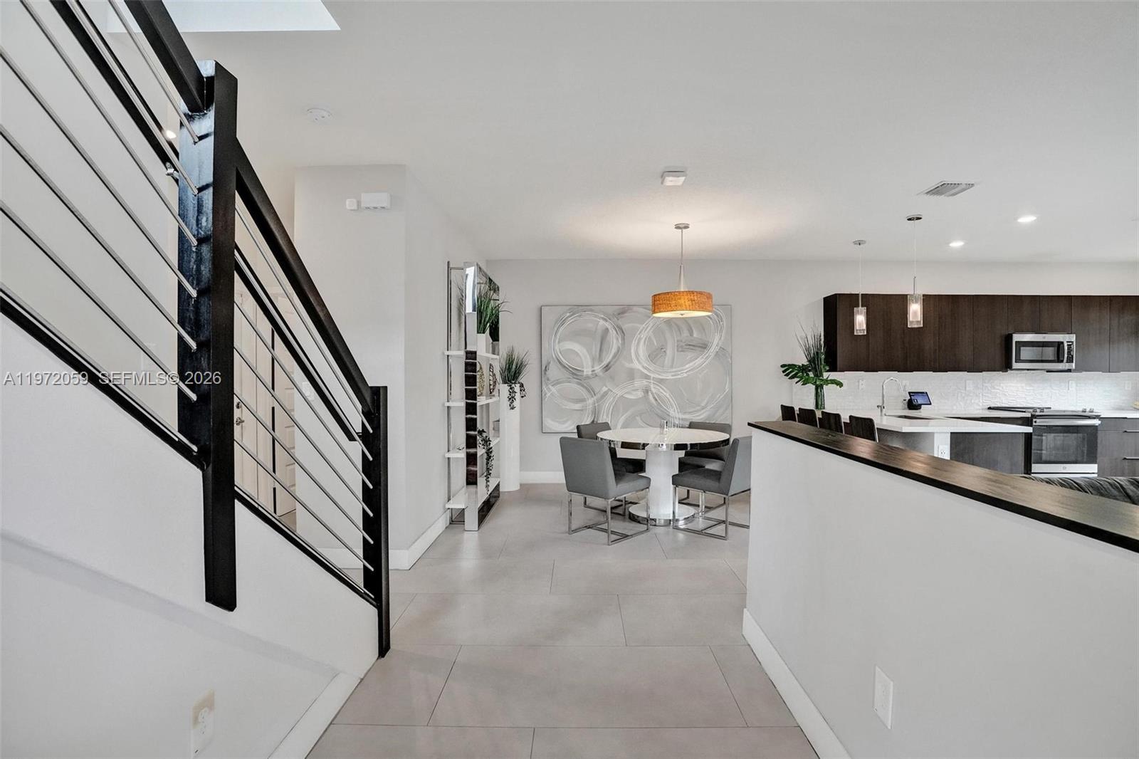 DOWNTOWN DORAL SOUTH PHAS - Residential