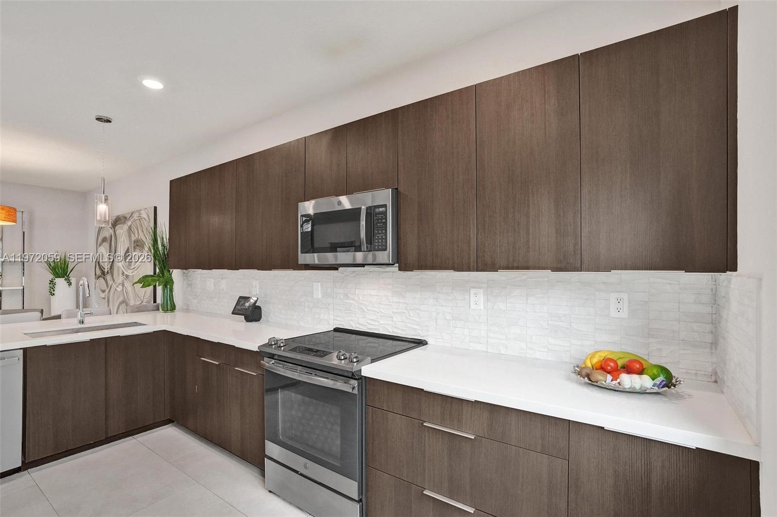 DOWNTOWN DORAL SOUTH PHAS - Residential