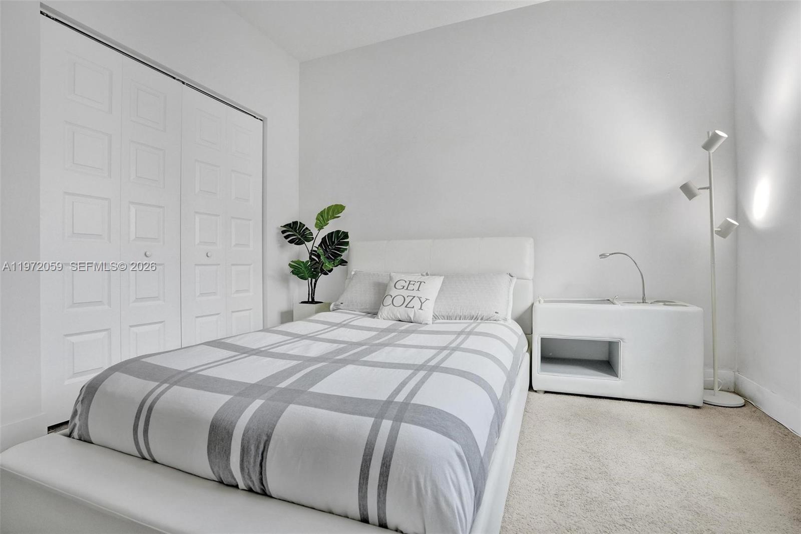 DOWNTOWN DORAL SOUTH PHAS - Residential