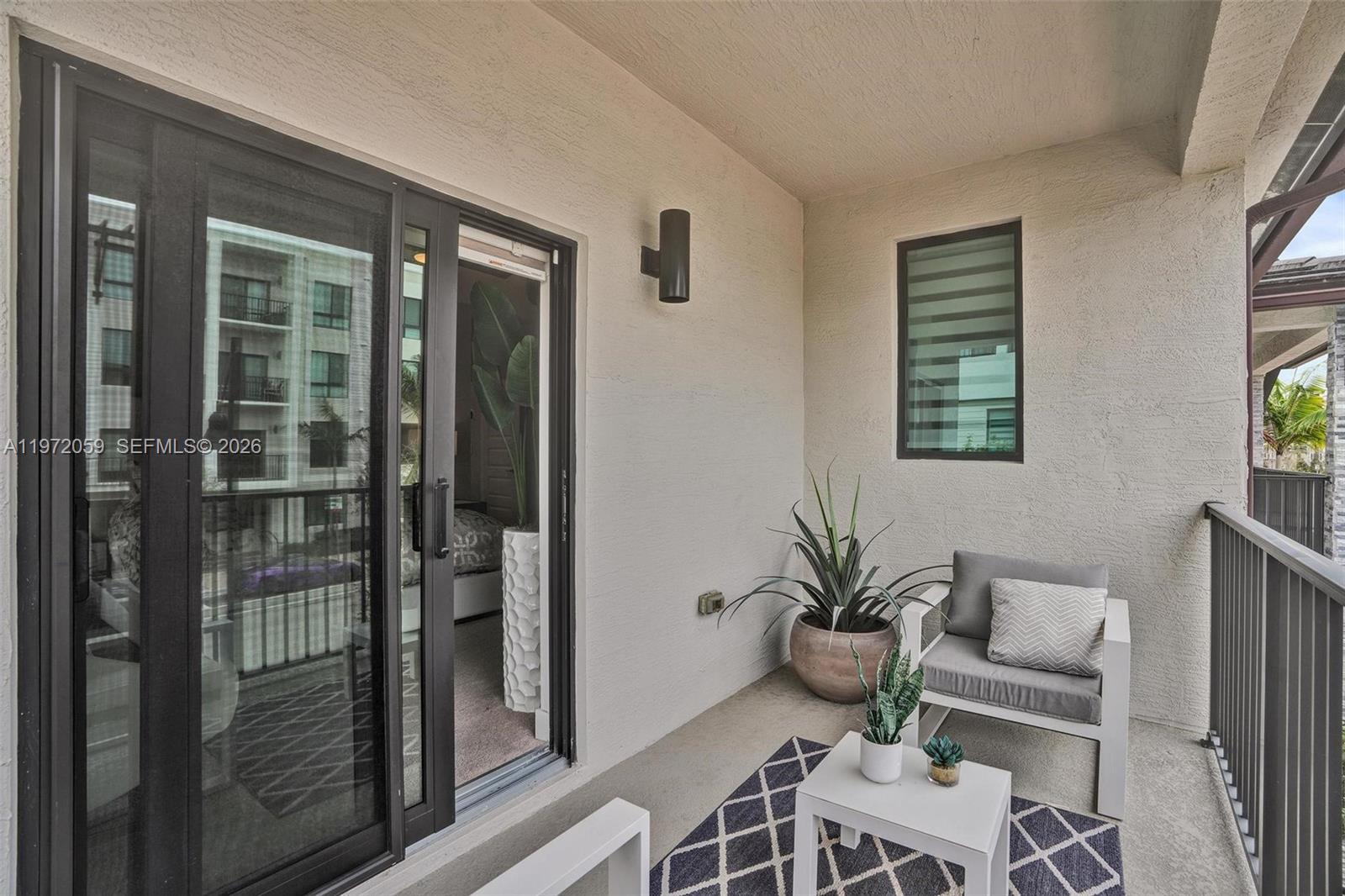 DOWNTOWN DORAL SOUTH PHAS - Residential