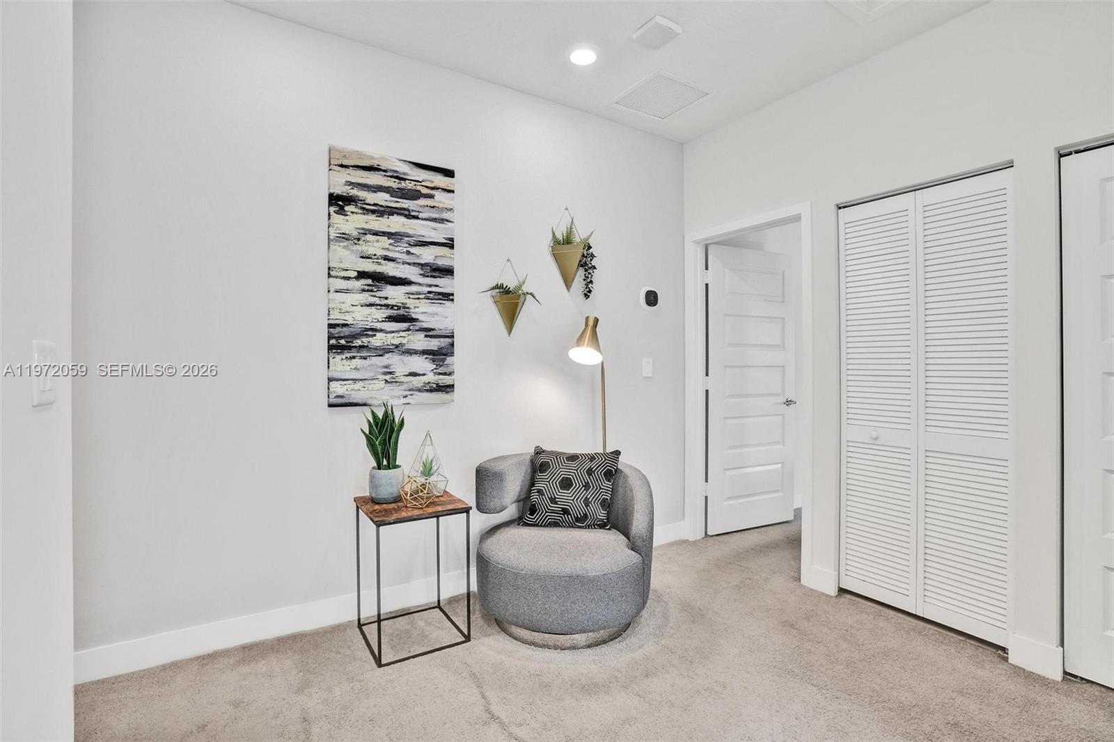 DOWNTOWN DORAL SOUTH PHAS - Residential