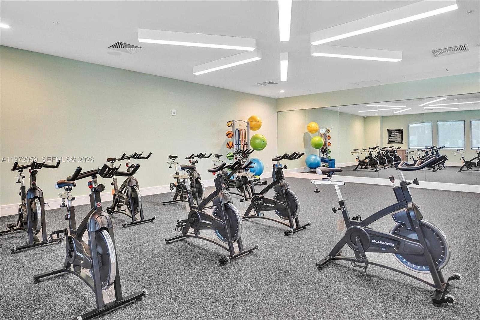 DOWNTOWN DORAL SOUTH PHAS - Residential