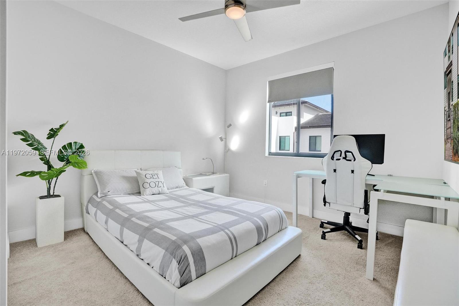 DOWNTOWN DORAL SOUTH PHAS - Residential