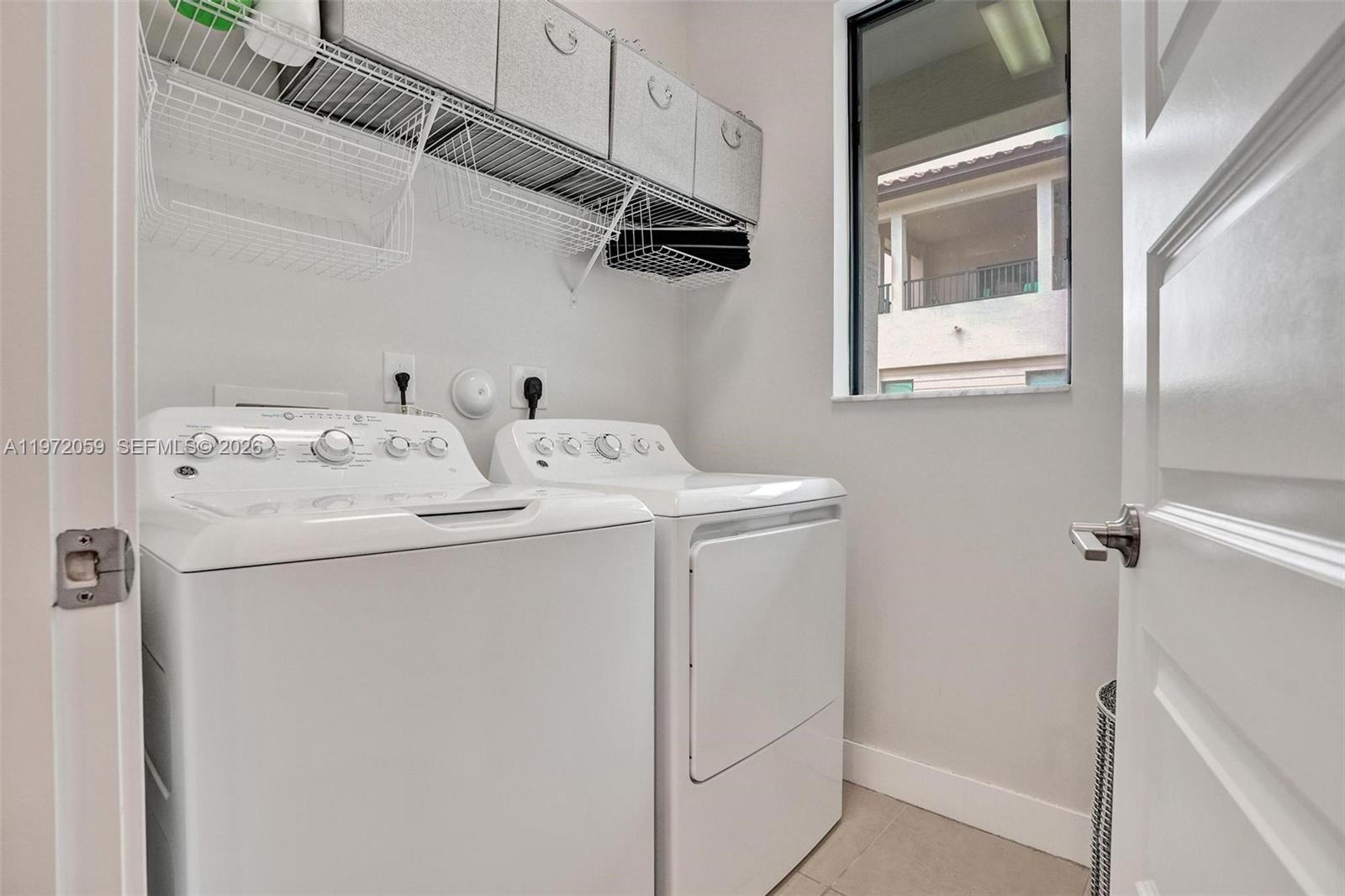 DOWNTOWN DORAL SOUTH PHAS - Residential