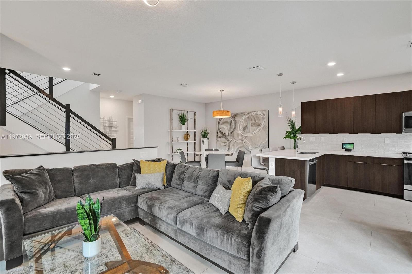 DOWNTOWN DORAL SOUTH PHAS - Residential