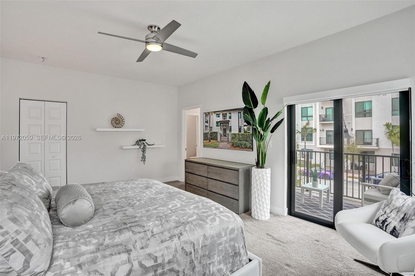 DOWNTOWN DORAL SOUTH PHAS - Residential