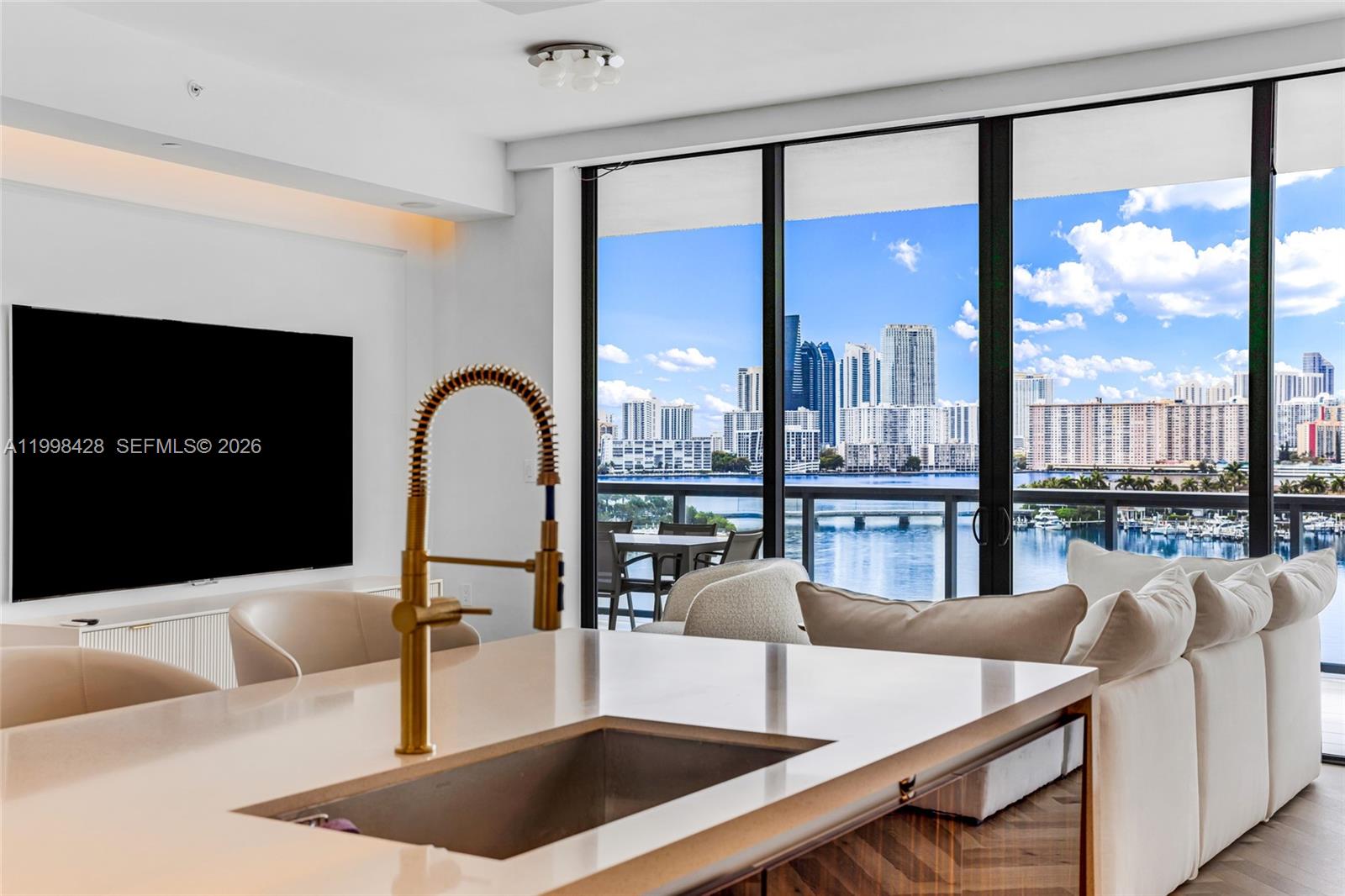 ECHO CONDO - Residential