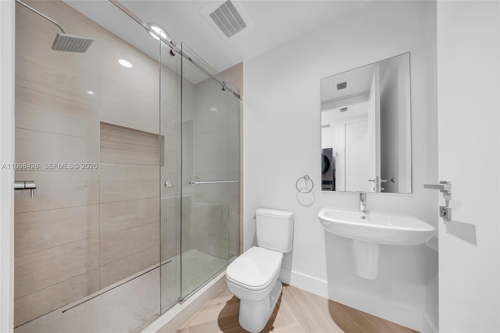 ECHO CONDO - Residential