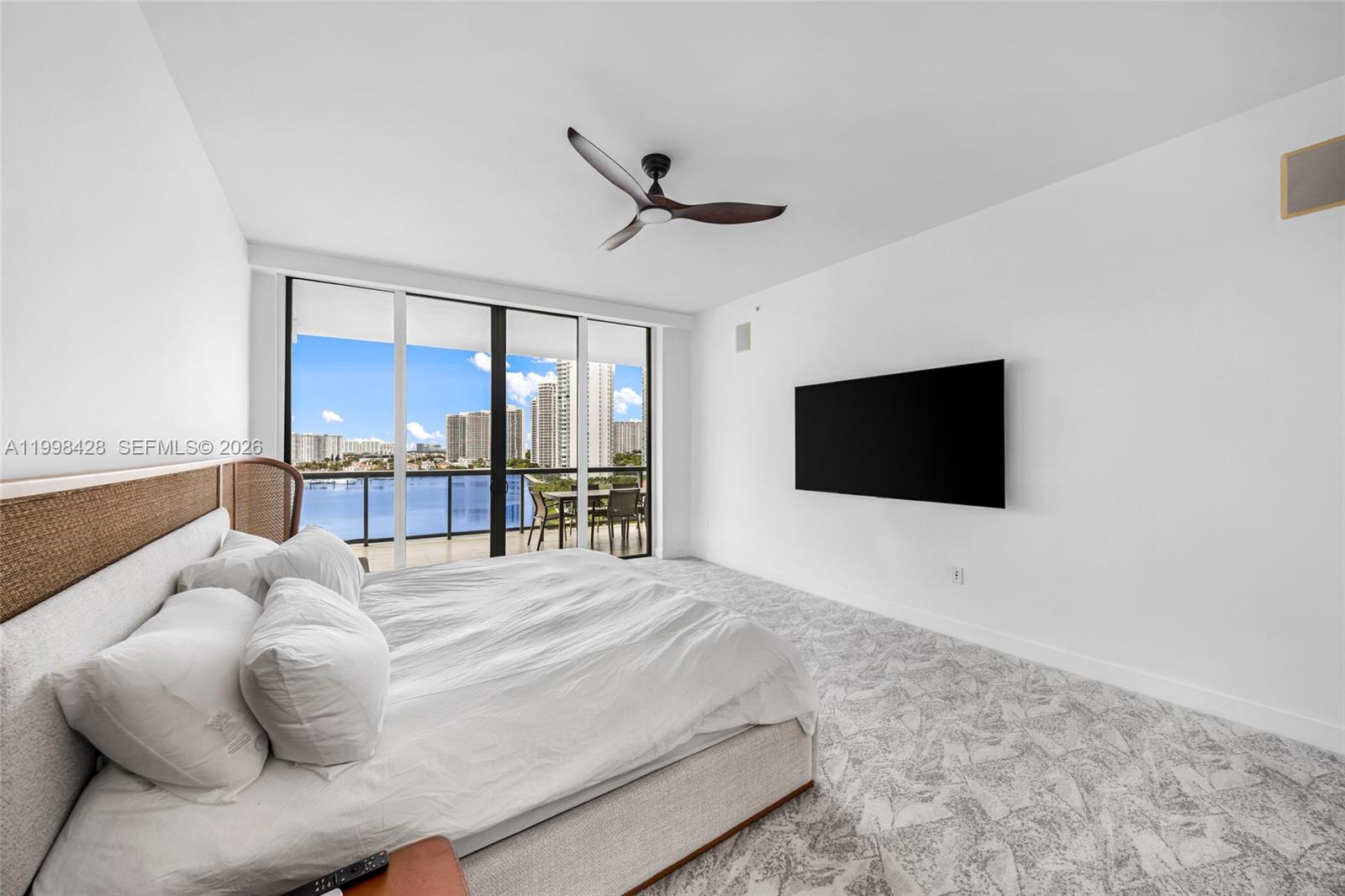 ECHO CONDO - Residential