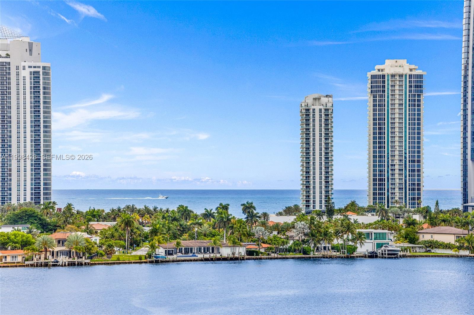 ECHO CONDO - Residential