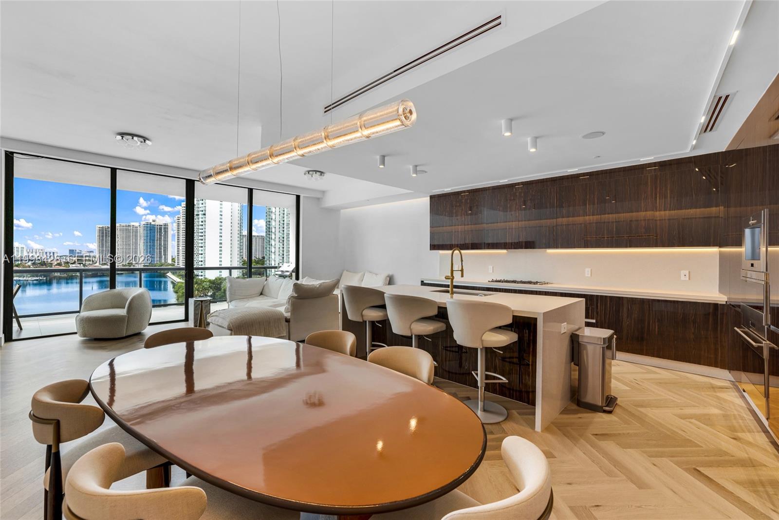 ECHO CONDO - Residential