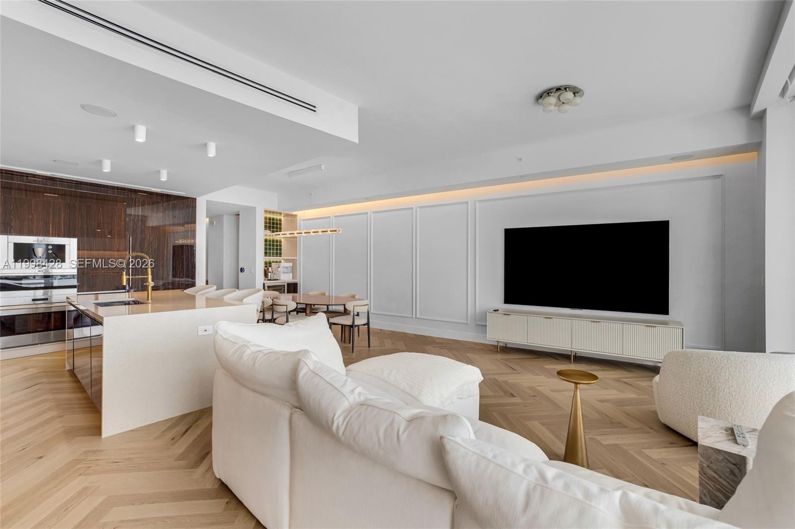 ECHO CONDO - Residential