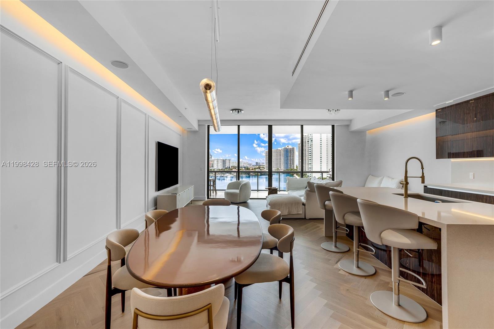 ECHO CONDO - Residential