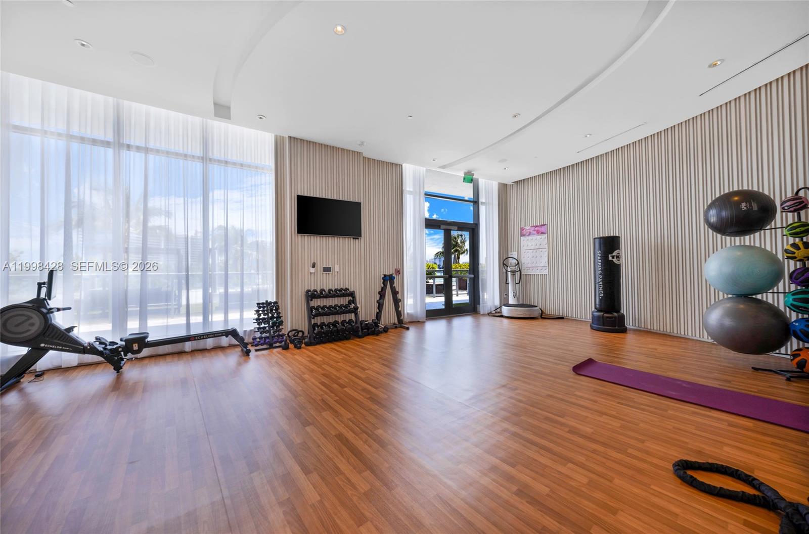 ECHO CONDO - Residential