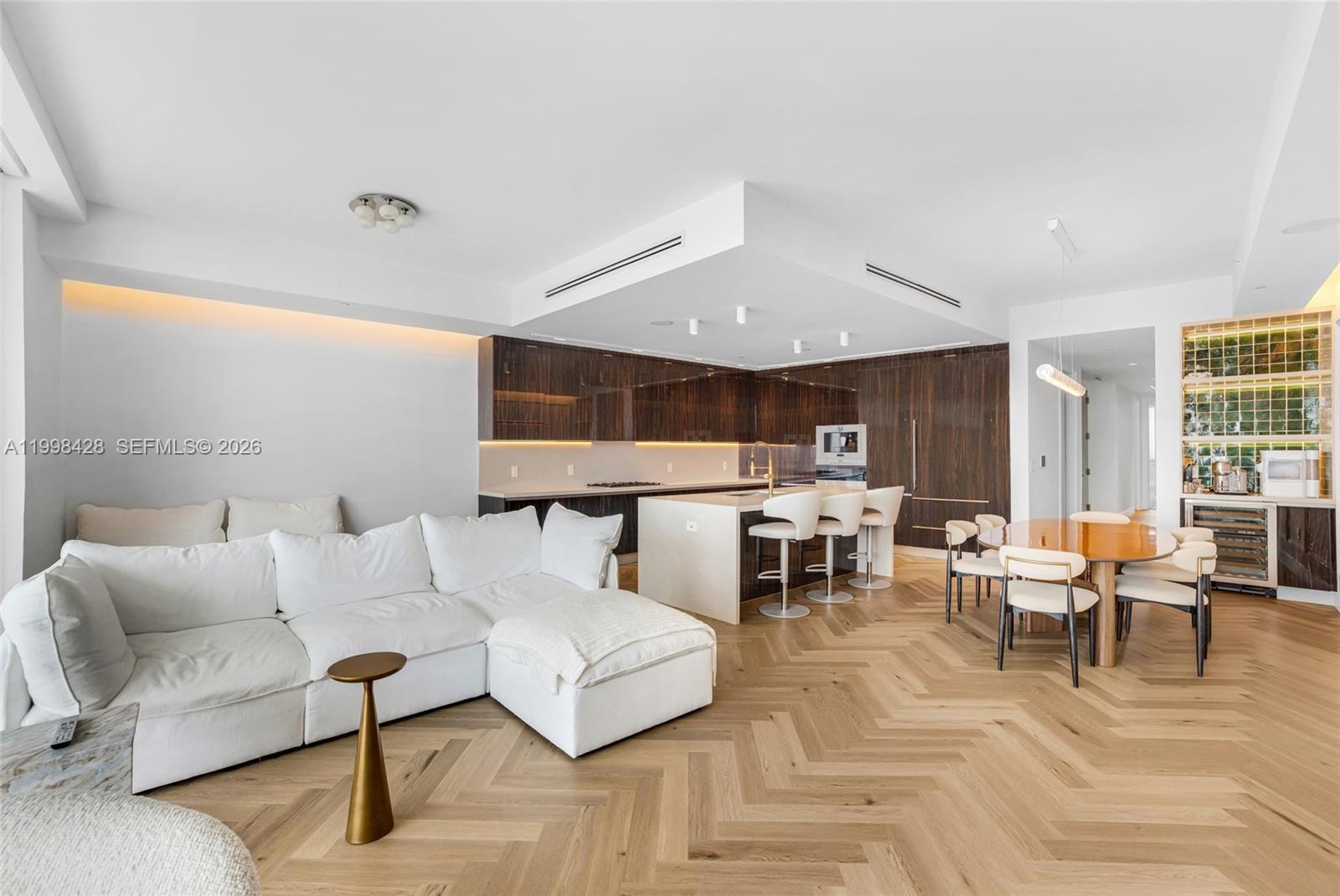 ECHO CONDO - Residential