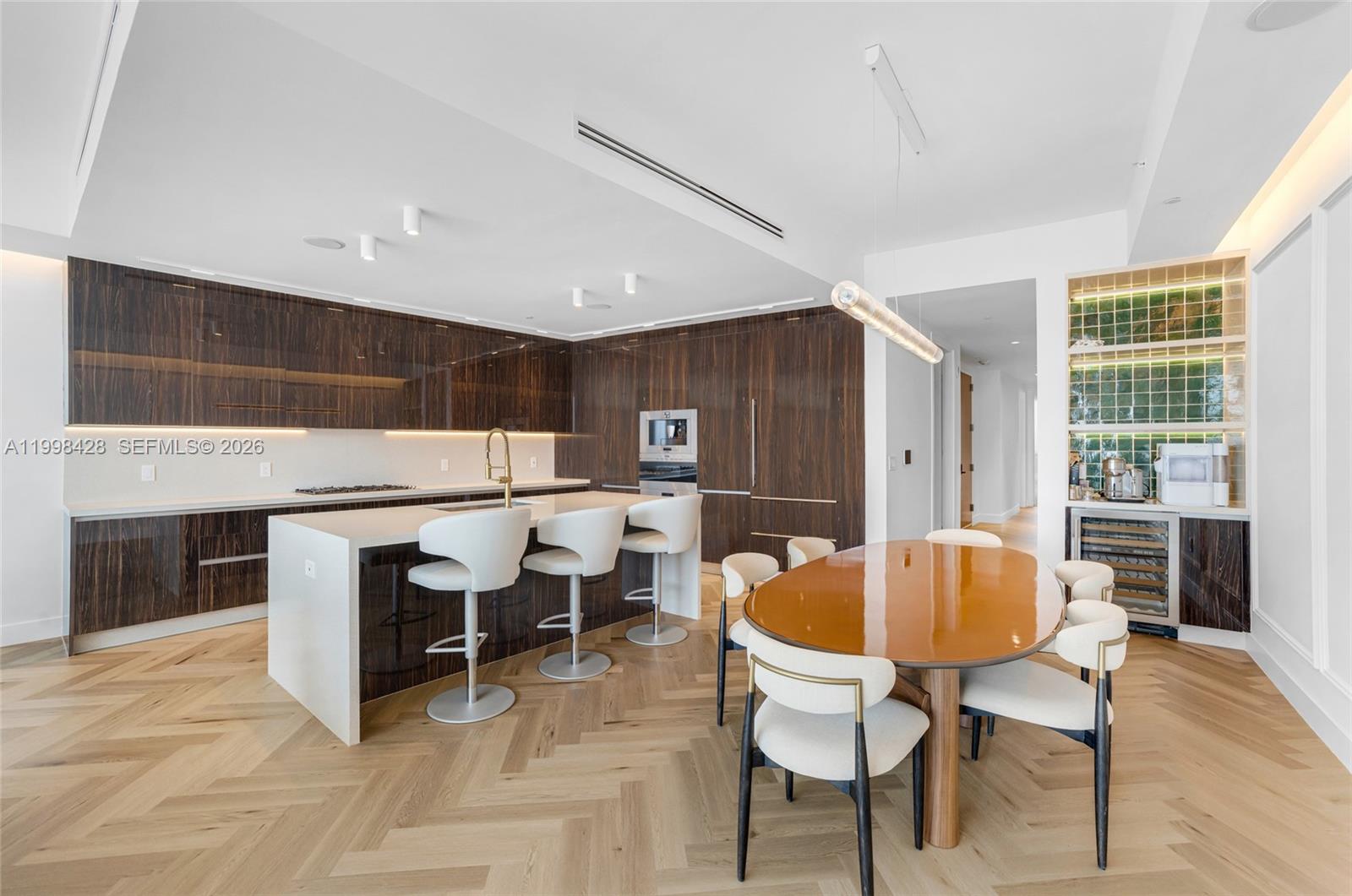 ECHO CONDO - Residential