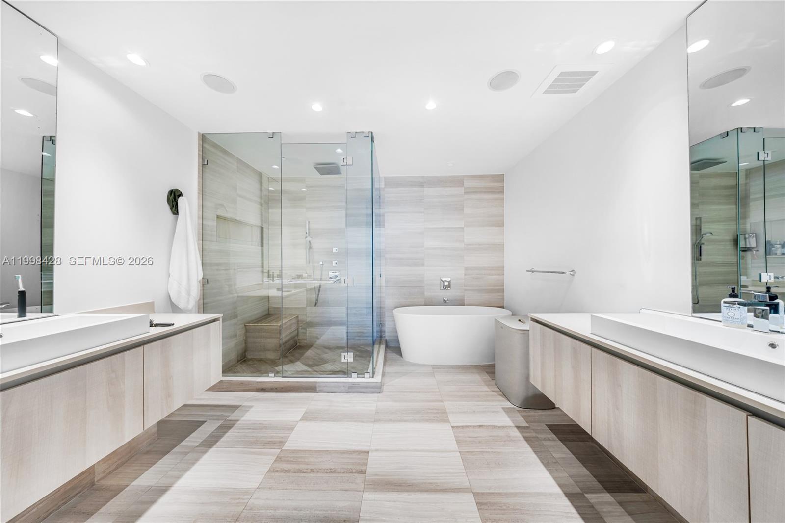 ECHO CONDO - Residential