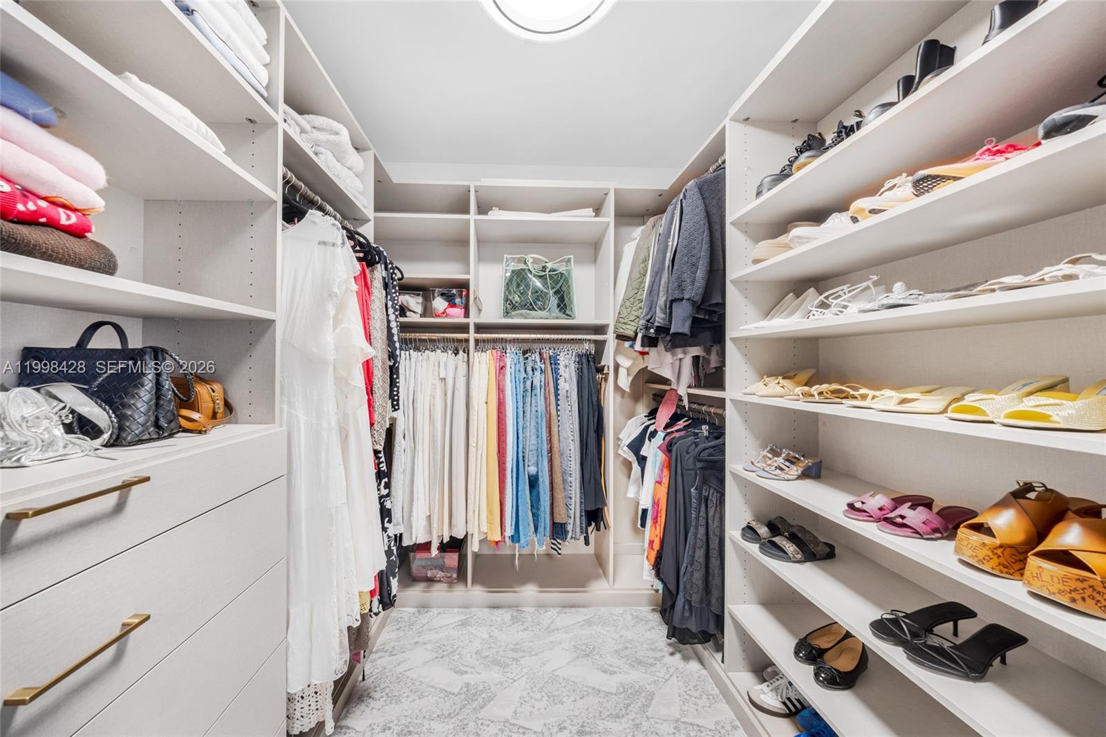 ECHO CONDO - Residential