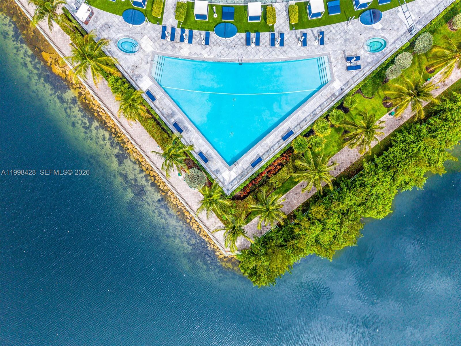 ECHO CONDO - Residential