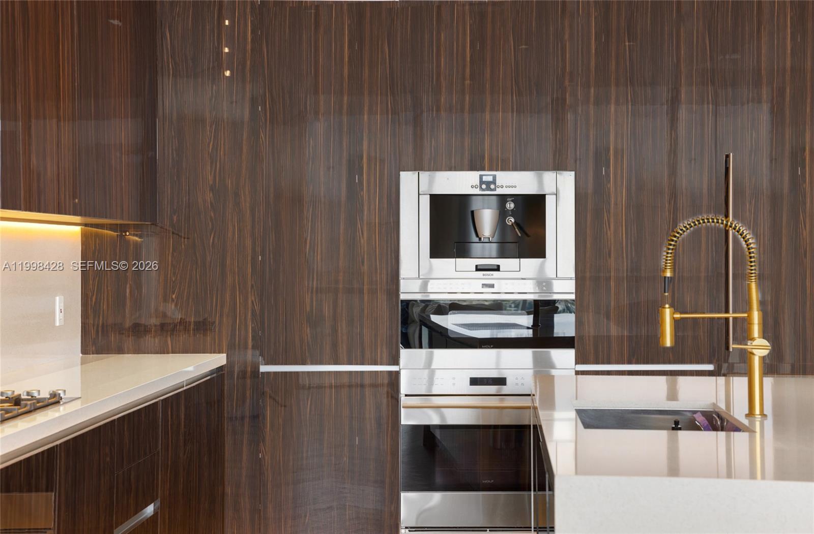 ECHO CONDO - Residential