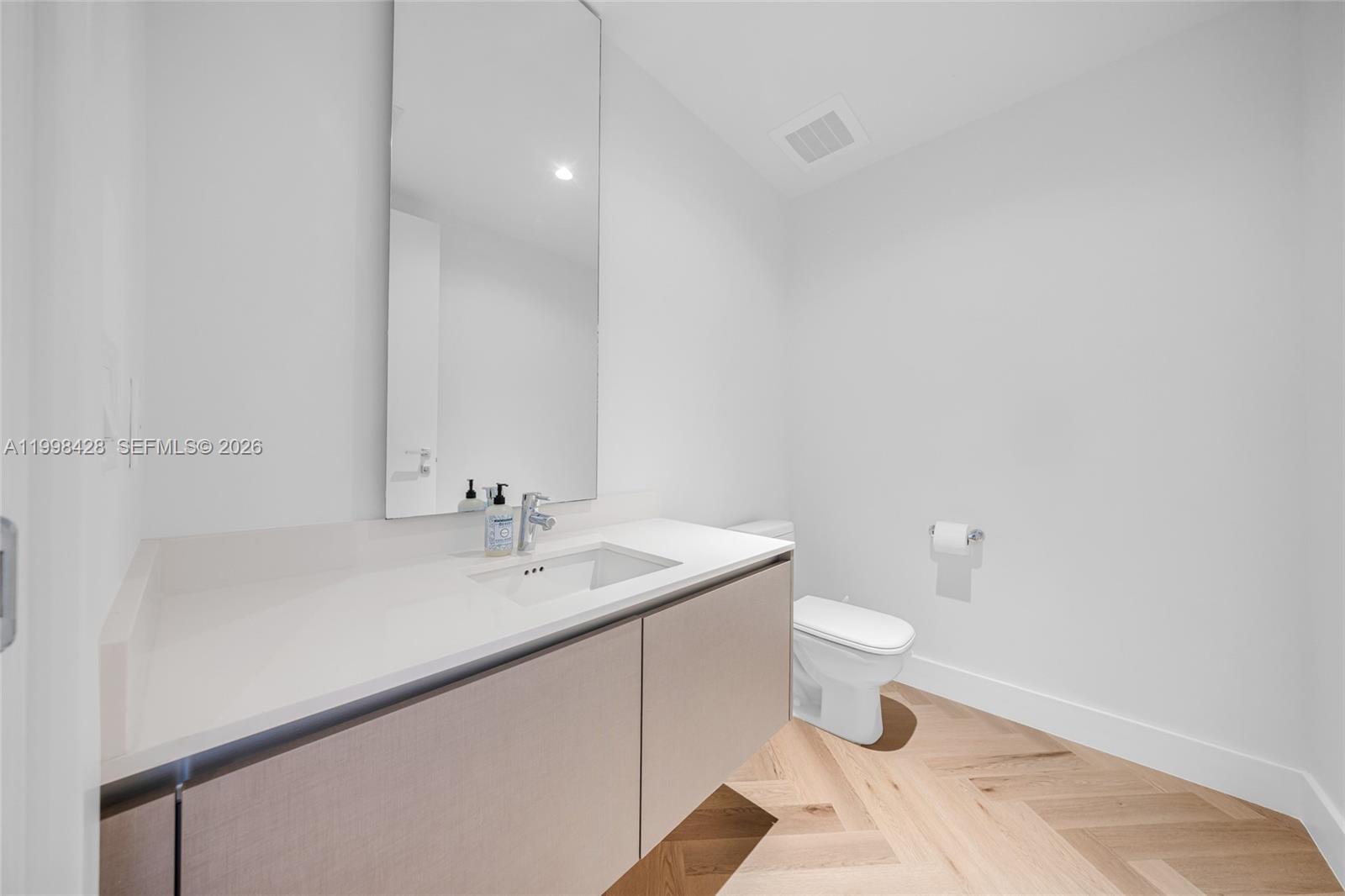 ECHO CONDO - Residential