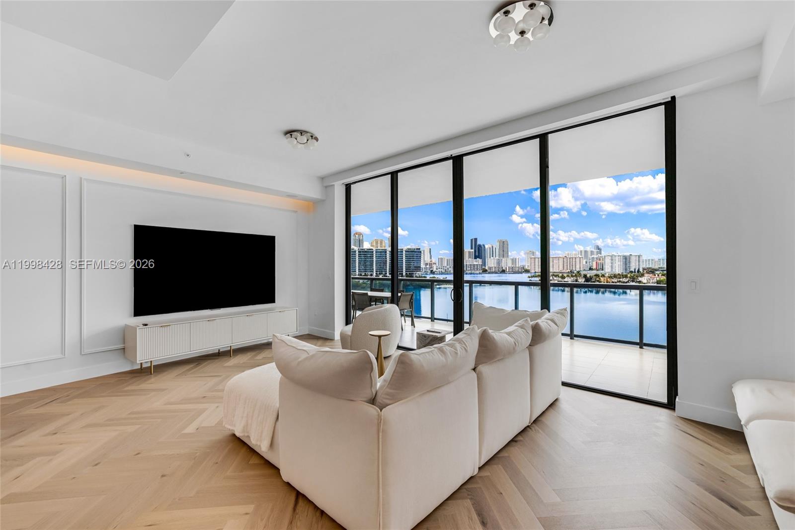 ECHO CONDO - Residential