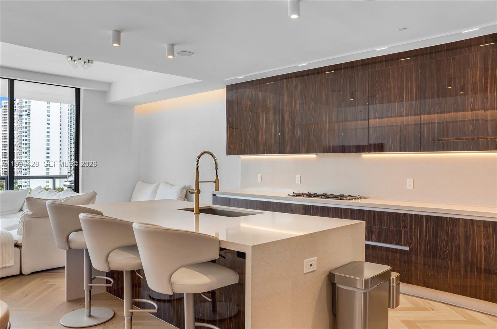 ECHO CONDO - Residential