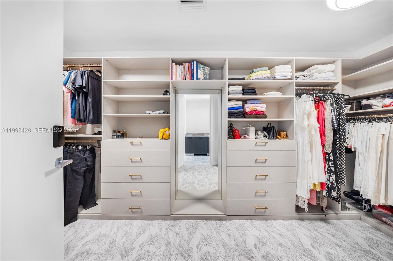 ECHO CONDO - Residential