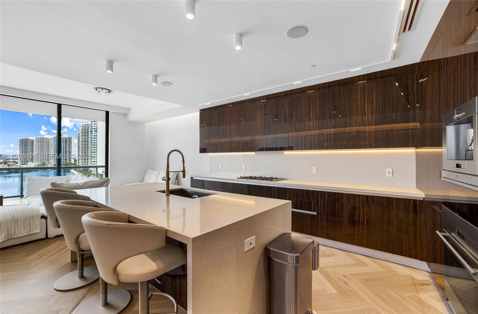 ECHO CONDO - Residential