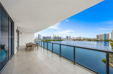 Photo of 3300 NE 188th St #812, Aventura, FL 33180 (MLS # A11998428)