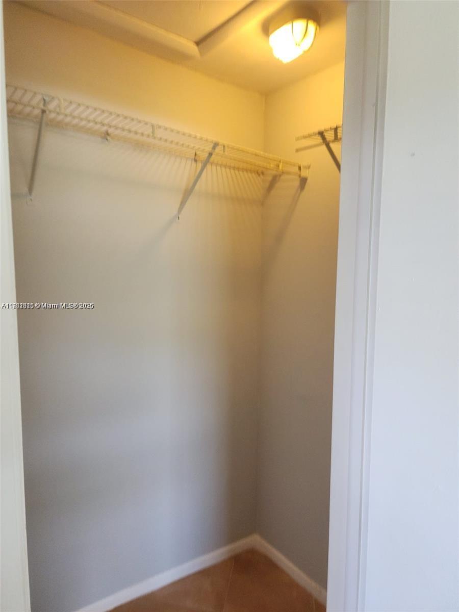 SHAKER WOODS VILLAGE - Residential