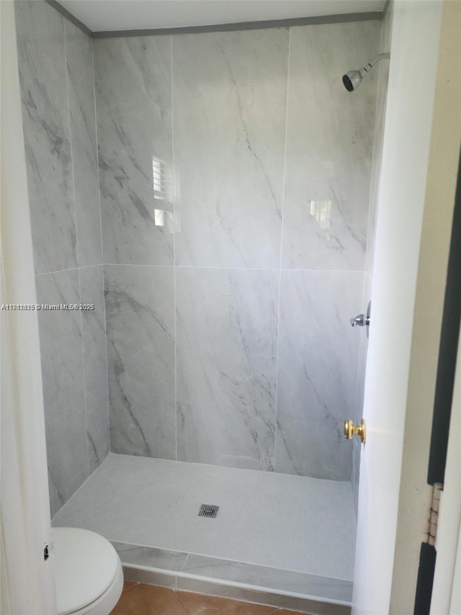 SHAKER WOODS VILLAGE - Residential