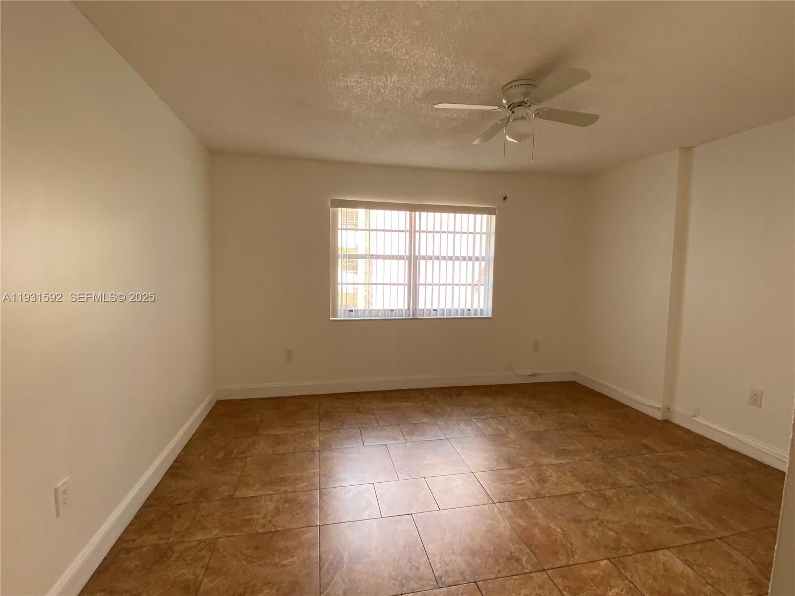 LAGO CONDO - Residential