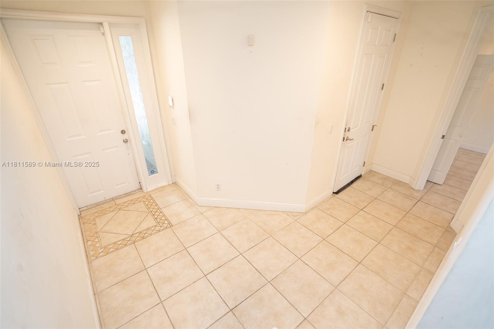 2685 NE 9th Ave 4