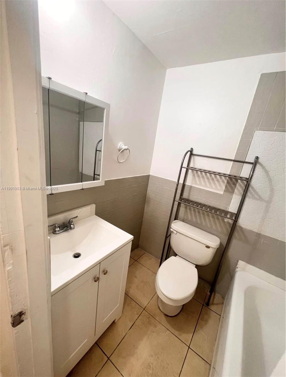 COUNTRY CLUB ESTATES SEC - Residential Lease