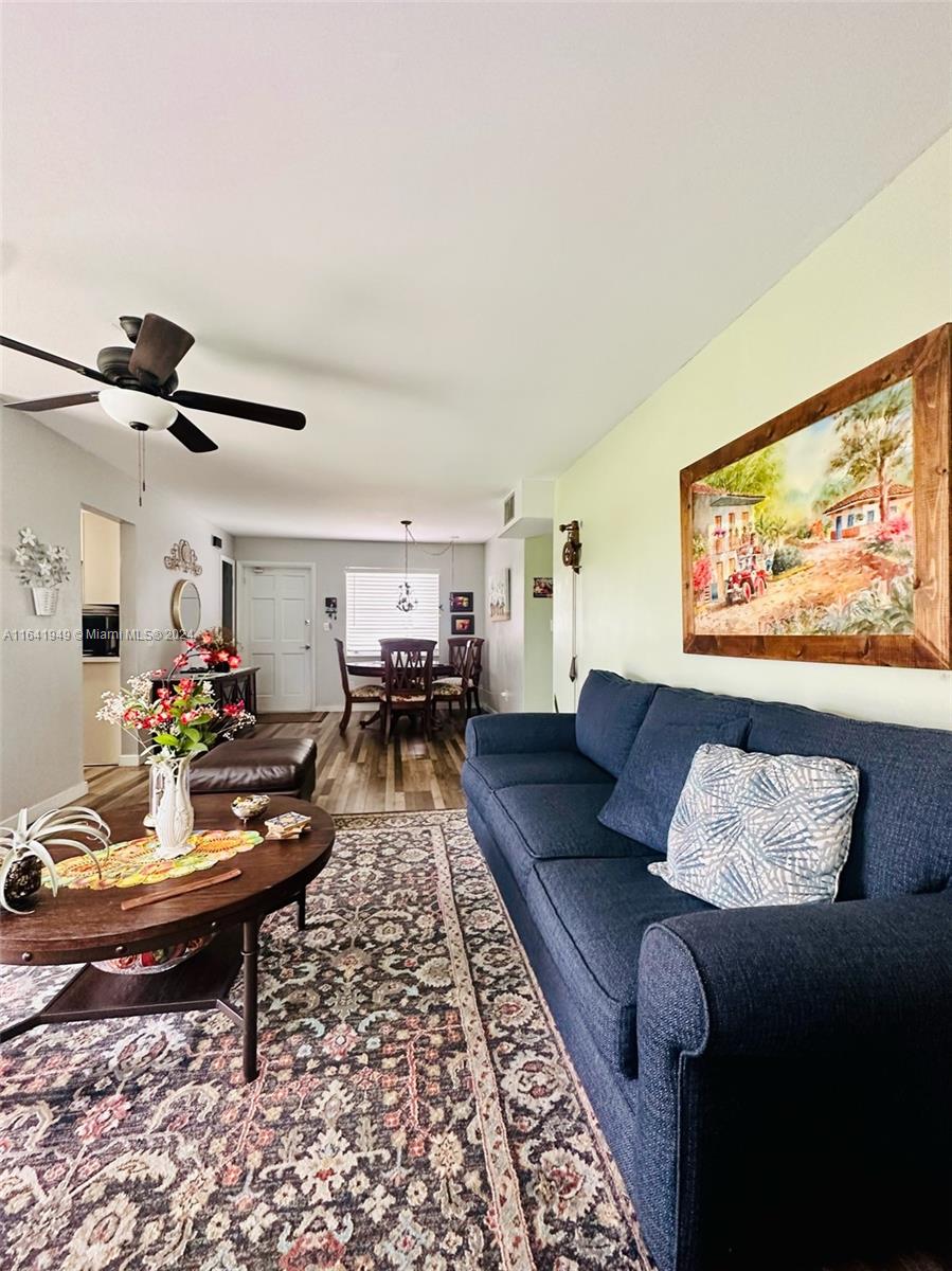 ARROWHEAD CONDO NO V - Residential