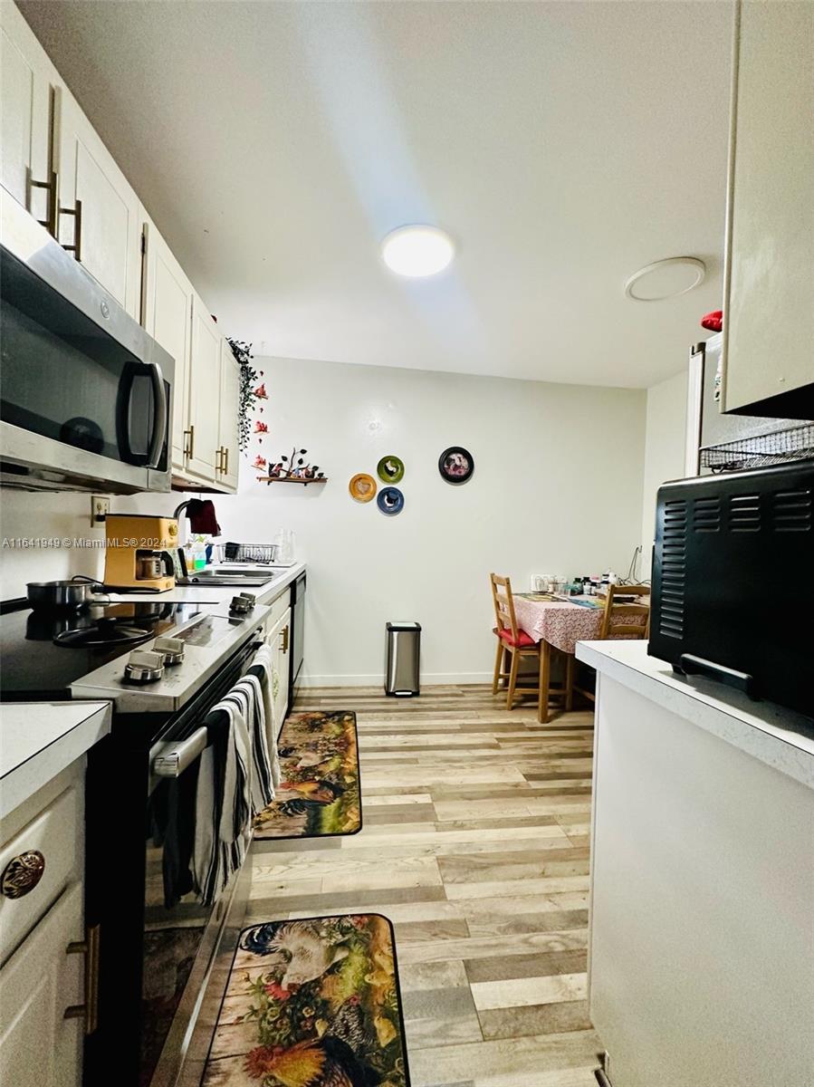 ARROWHEAD CONDO NO V - Residential