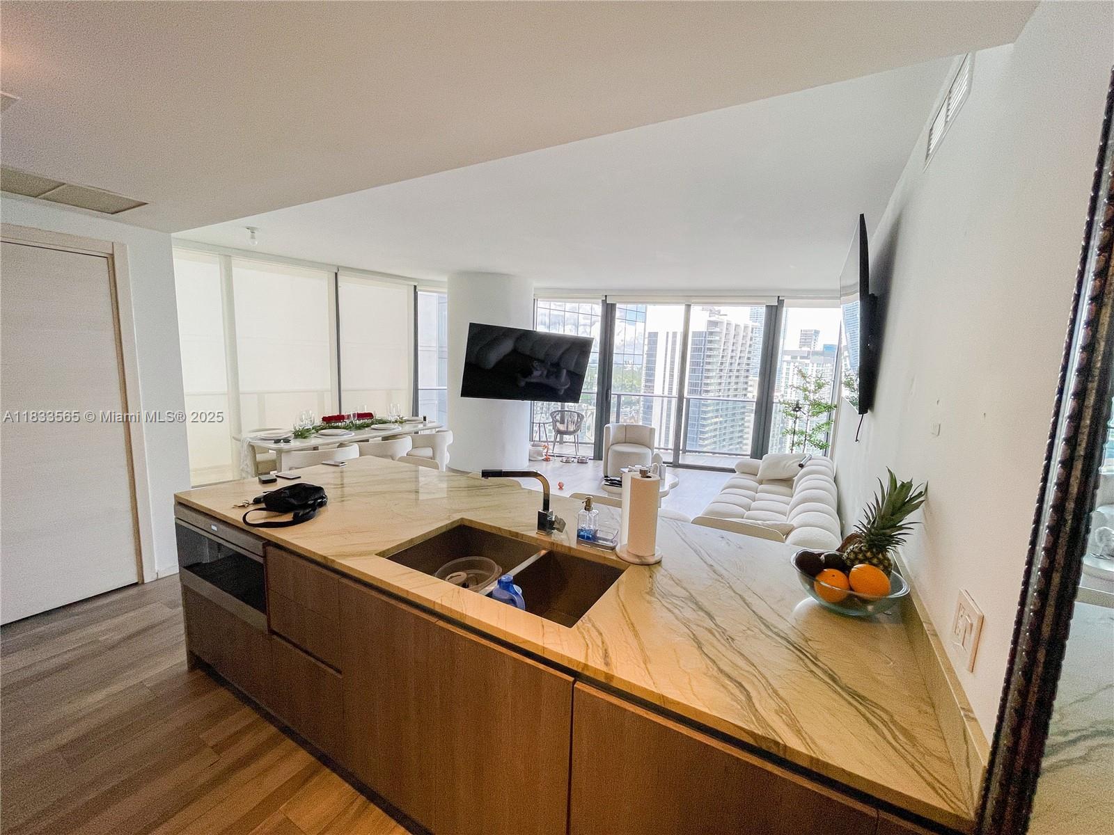 801 SMA RESIDENCES CONDO - Residential