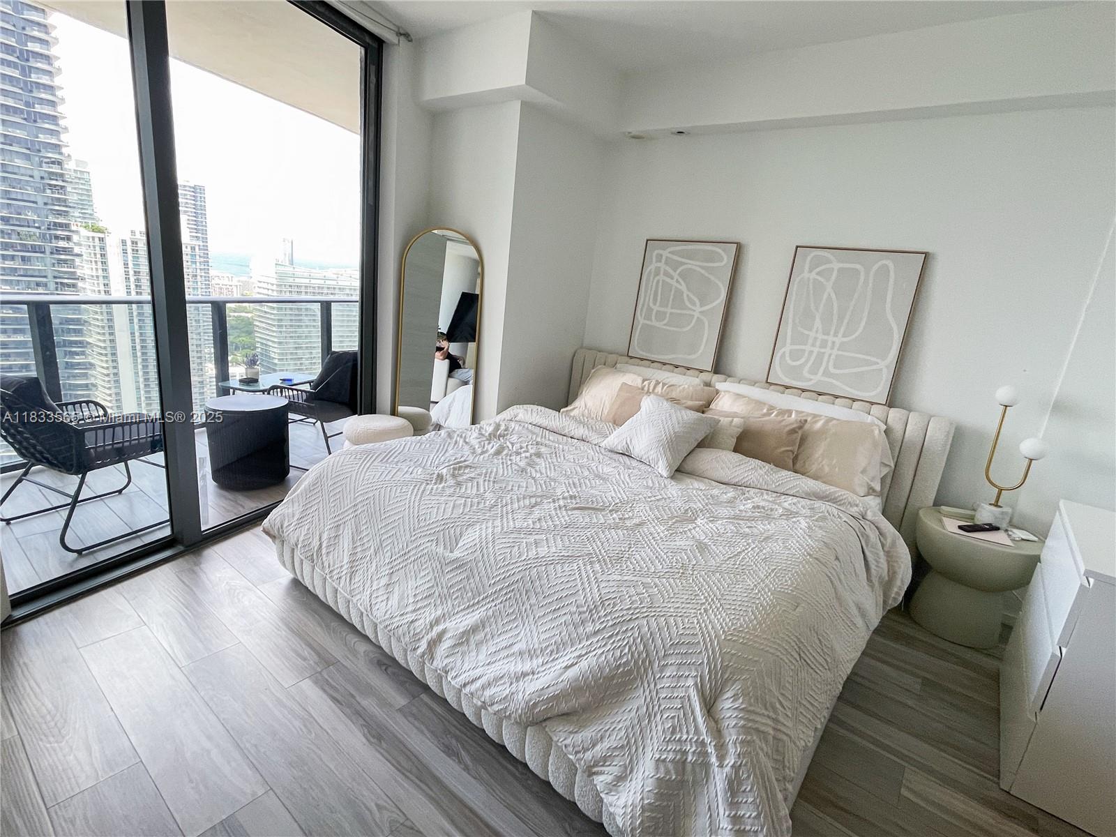 801 SMA RESIDENCES CONDO - Residential