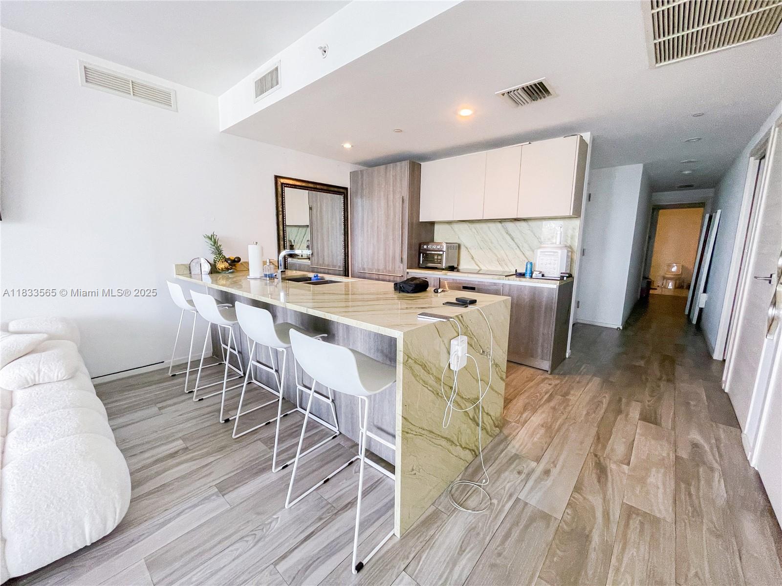 801 SMA RESIDENCES CONDO - Residential