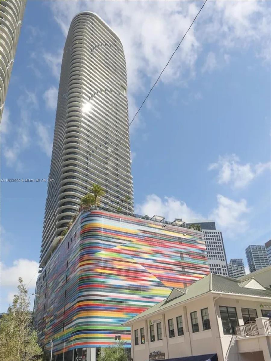 801 SMA RESIDENCES CONDO - Residential