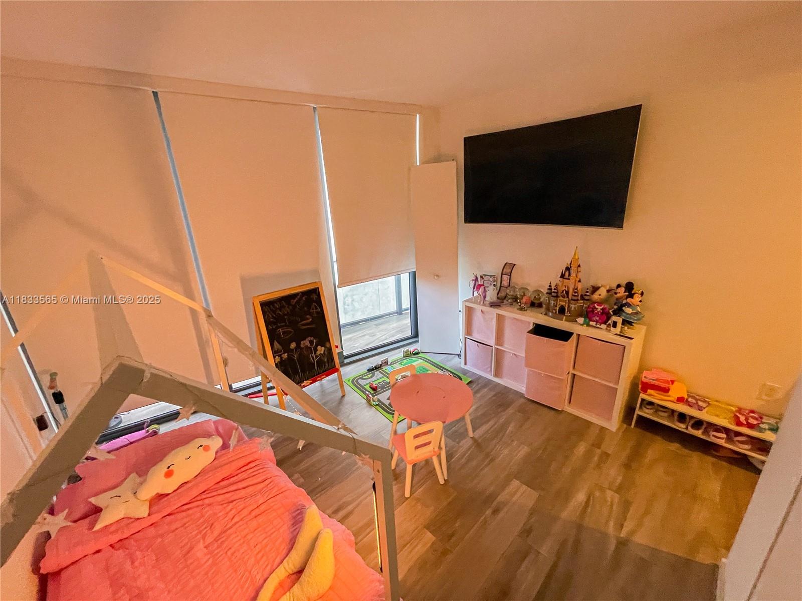 801 SMA RESIDENCES CONDO - Residential