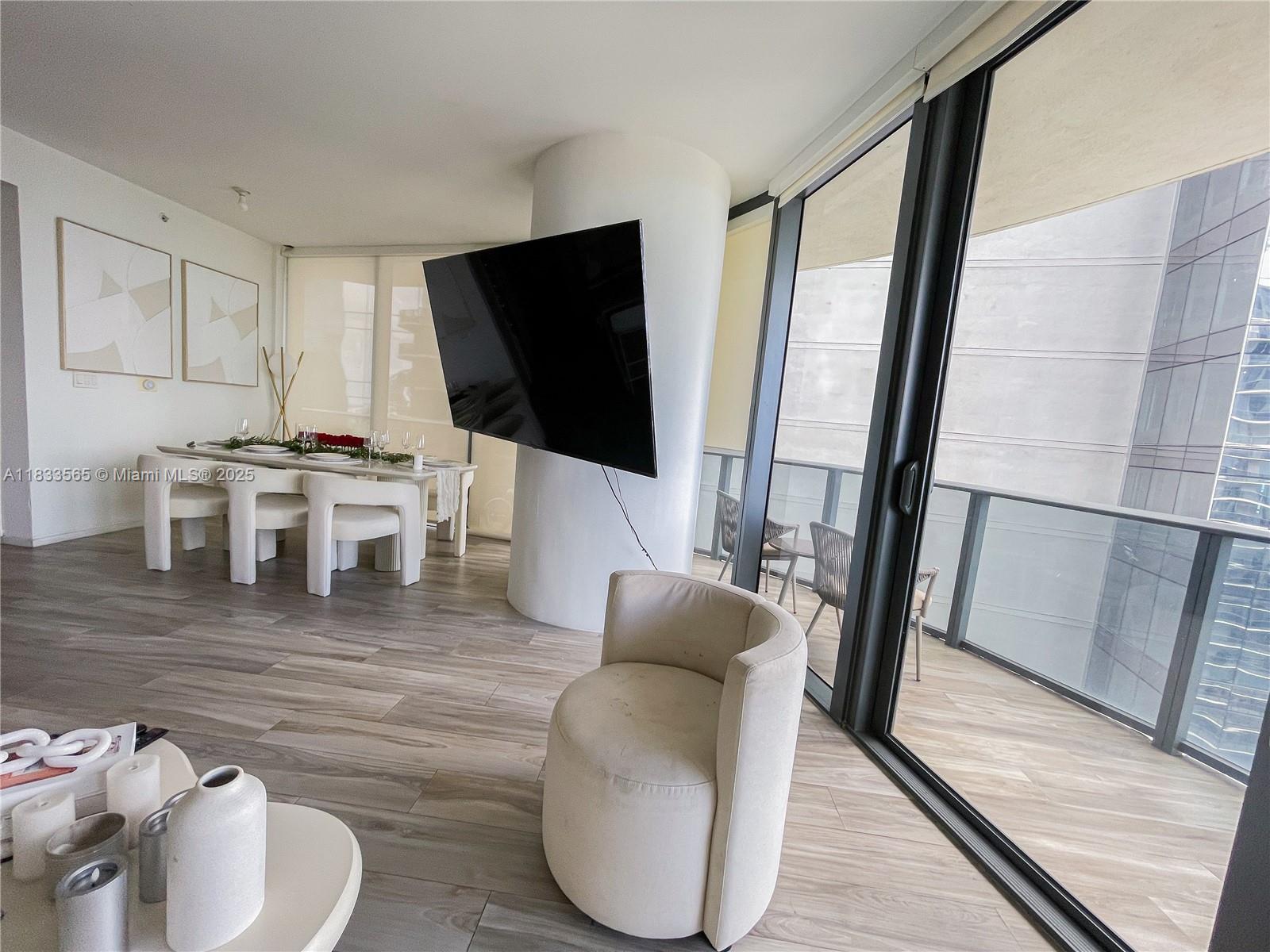 801 SMA RESIDENCES CONDO - Residential