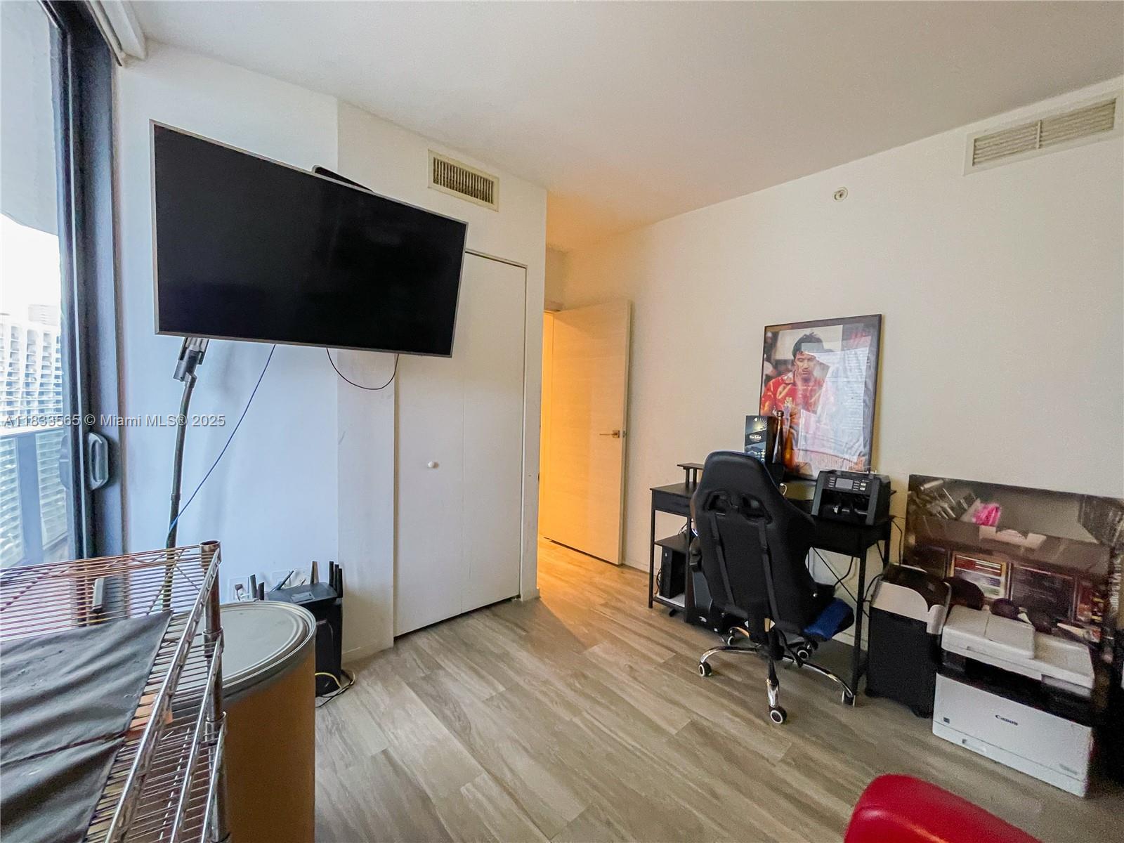 801 SMA RESIDENCES CONDO - Residential