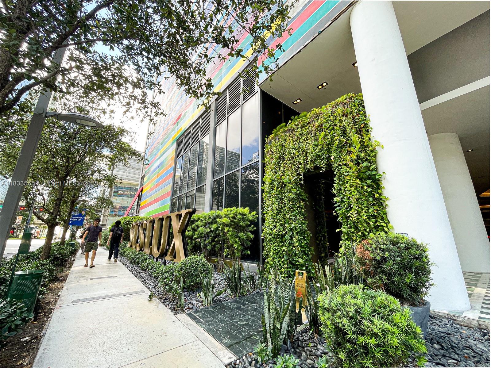 801 SMA RESIDENCES CONDO - Residential