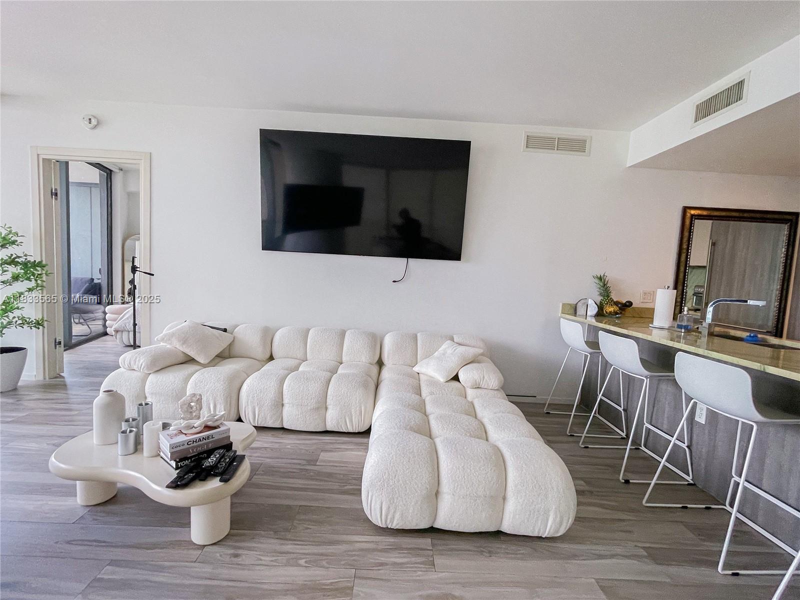 801 SMA RESIDENCES CONDO - Residential